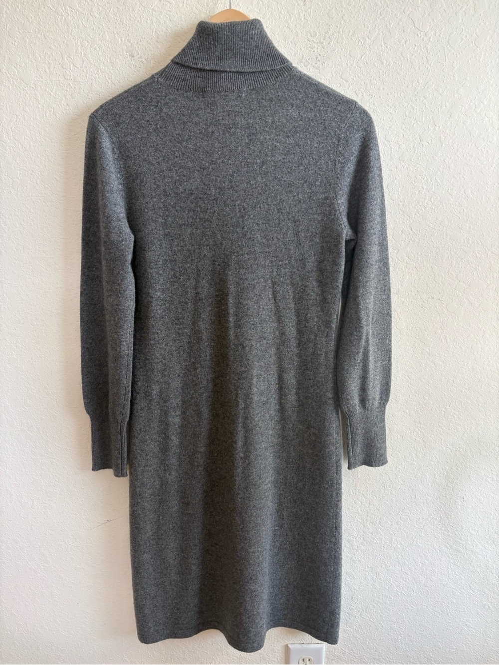 Neiman Marcus Gray Cashmere Turtleneck Sweater Dress Size Medium - Picture 6 of 6